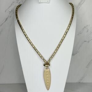 Chico's Beaded Hammered Metal Pendant Gold Tone Necklace ✨